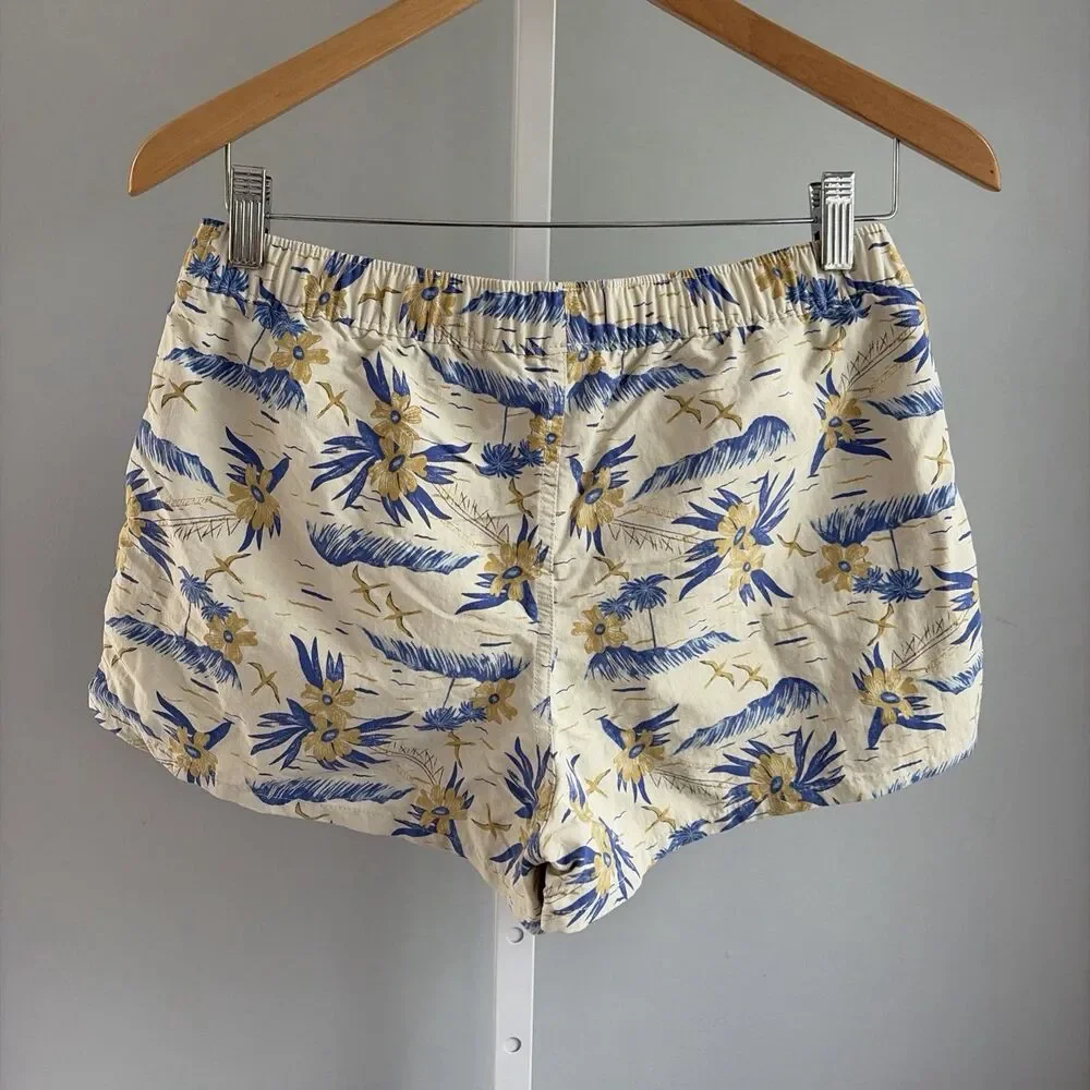 Patagonia Women’s Barely Baggies Shorts Size Small Tropical Hawaiian Print